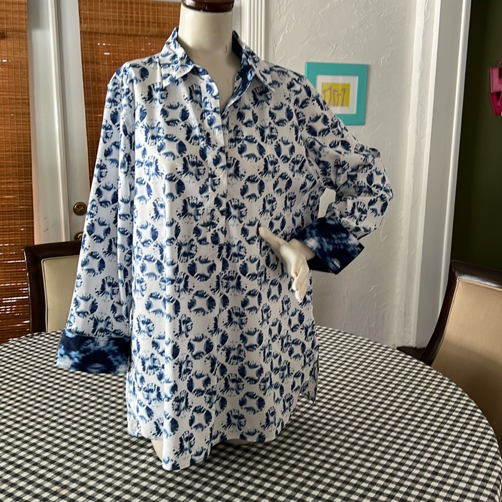 Chico’s blouse. Size 2 (chicos sizing) NWT